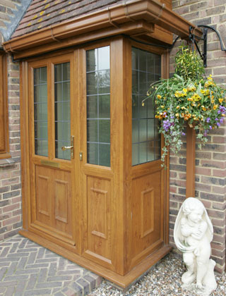 Doors – A Beautiful Porch in Golden Oak PVC-U